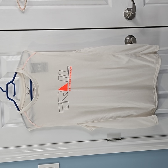 Under Armour Other - Under Armour tank fitted top size xl color cream and orange